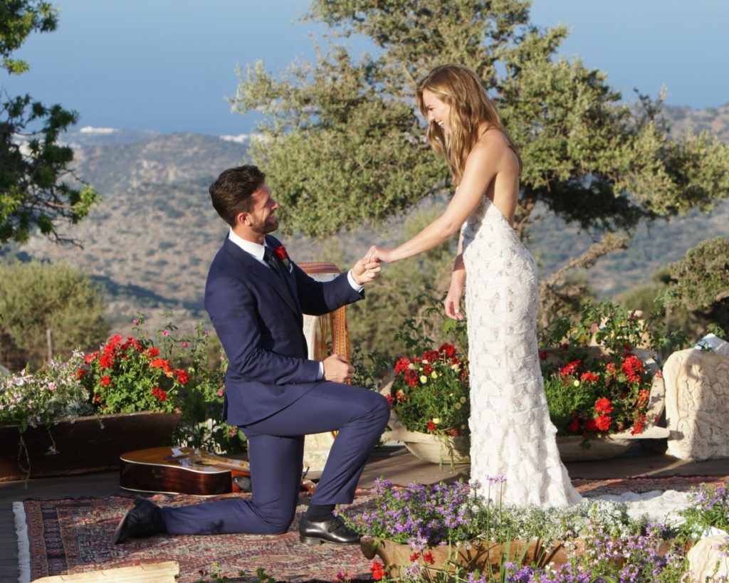 Jed Wyatt proposes to Hannah Brown on The Bachelor